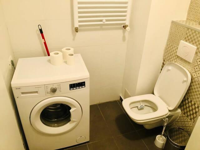 Joy City Stay Vivalia V4-5 Timisoara Bagian luar foto